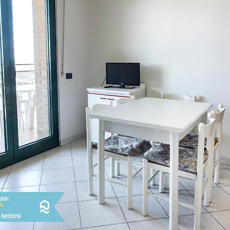 Bilocale A Nel Lungomare Da Vinci Daire